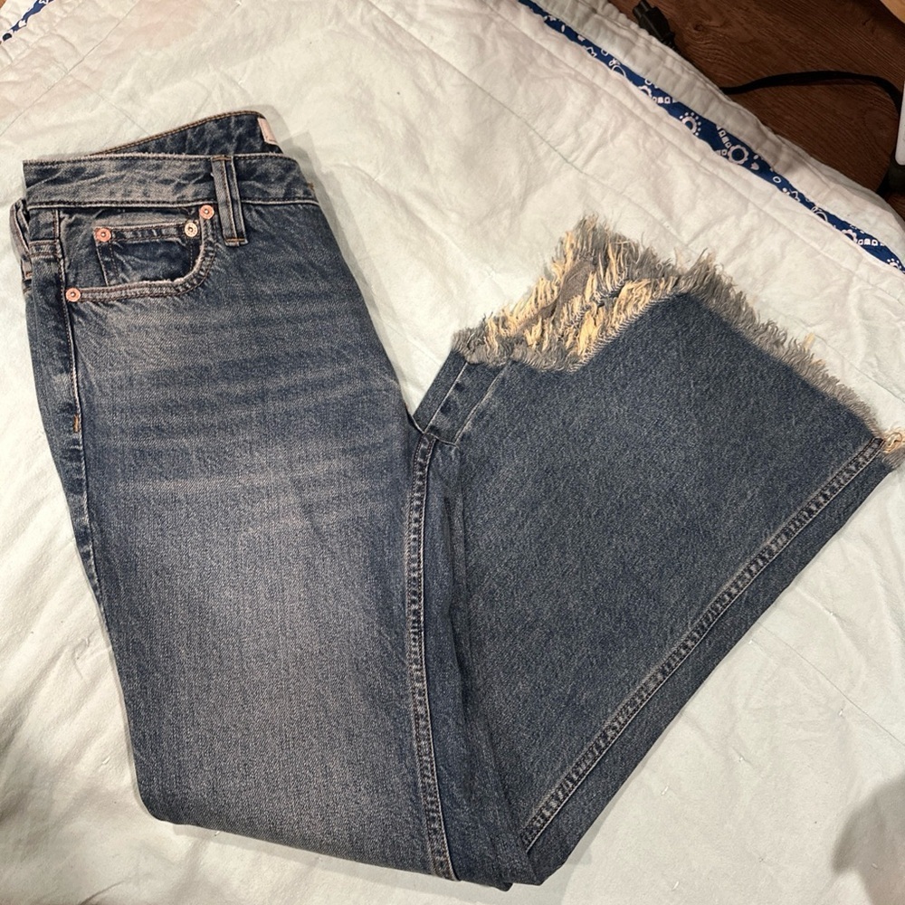 WE THE FREE WOMENS JEANS 28 WIDE LEG DISTRESS BLUE